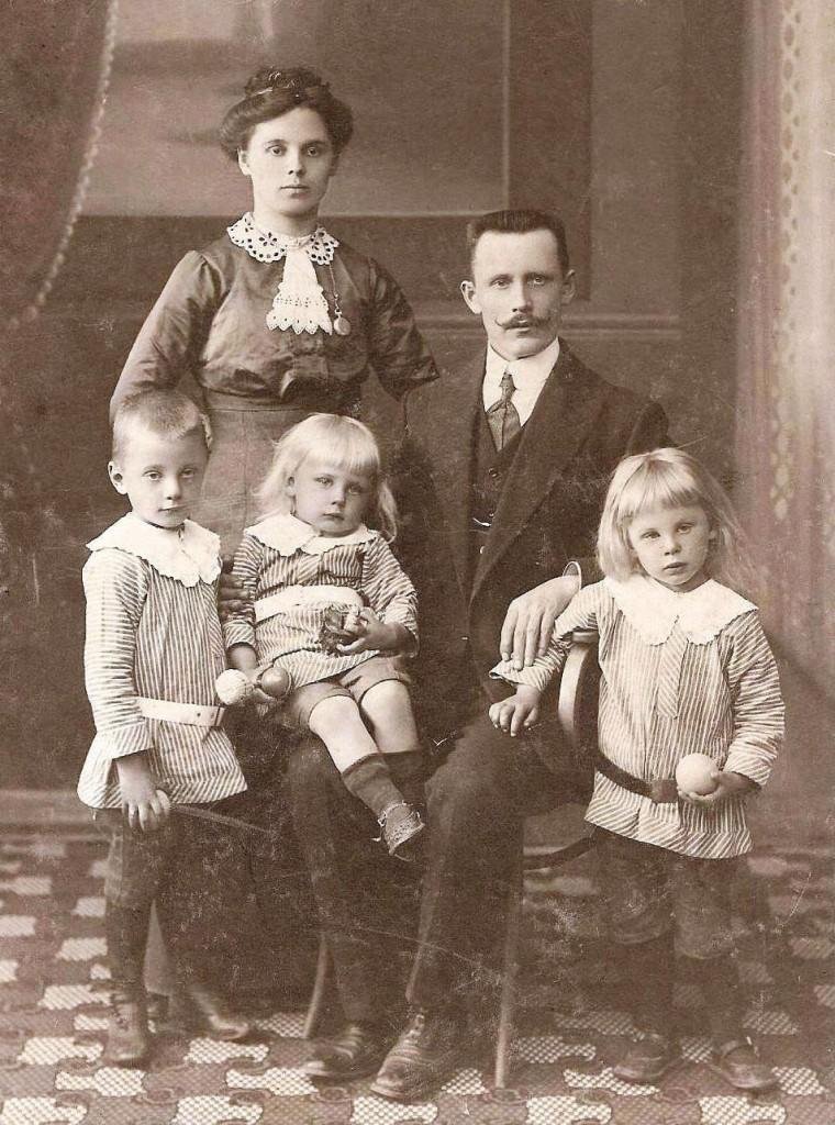 Mykolo ir Paulinos Lugų šeima (Kaunas)